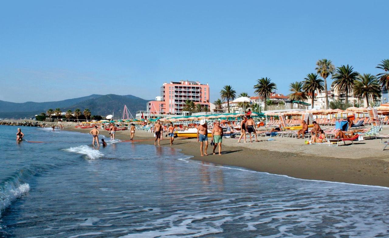 Appartamenti Lungomare Savona Exterior photo